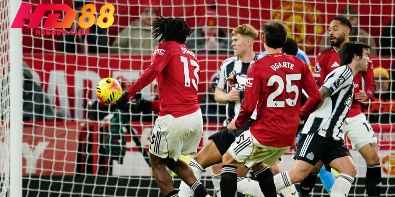 Quỷ Đỏ cho thấy tinh thần kiên cường