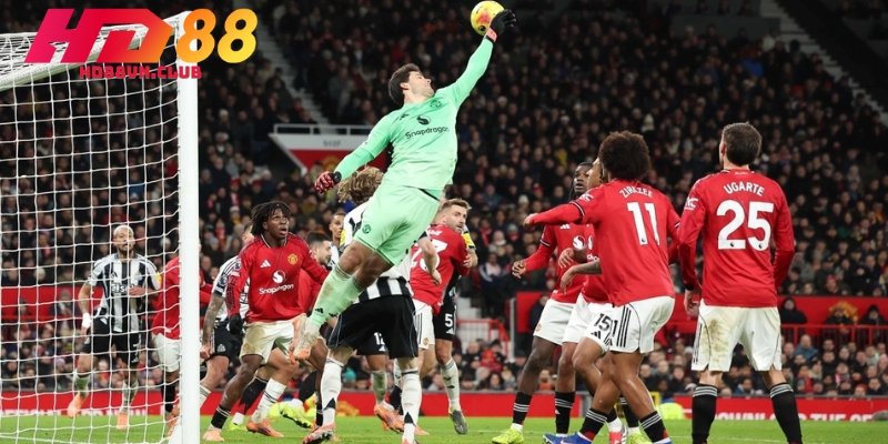 Man Utd đấu với Newcastle cho thấy tinh thần quả cảm của đội bóng thành ManMan Utd đấu với Newcastle cho thấy tinh thần quả cảm của đội bóng thành Man